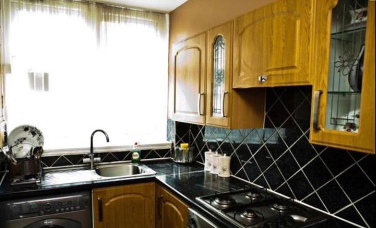 Ensuite With Kitchen Ext Large Room With Balcony In Zone 2 Лондон Екстериор снимка